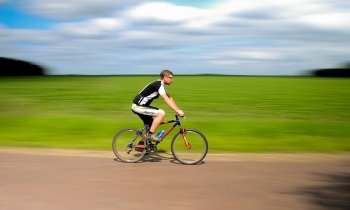 Rekreacja na świeżym powietrzu – jazda na rowerze